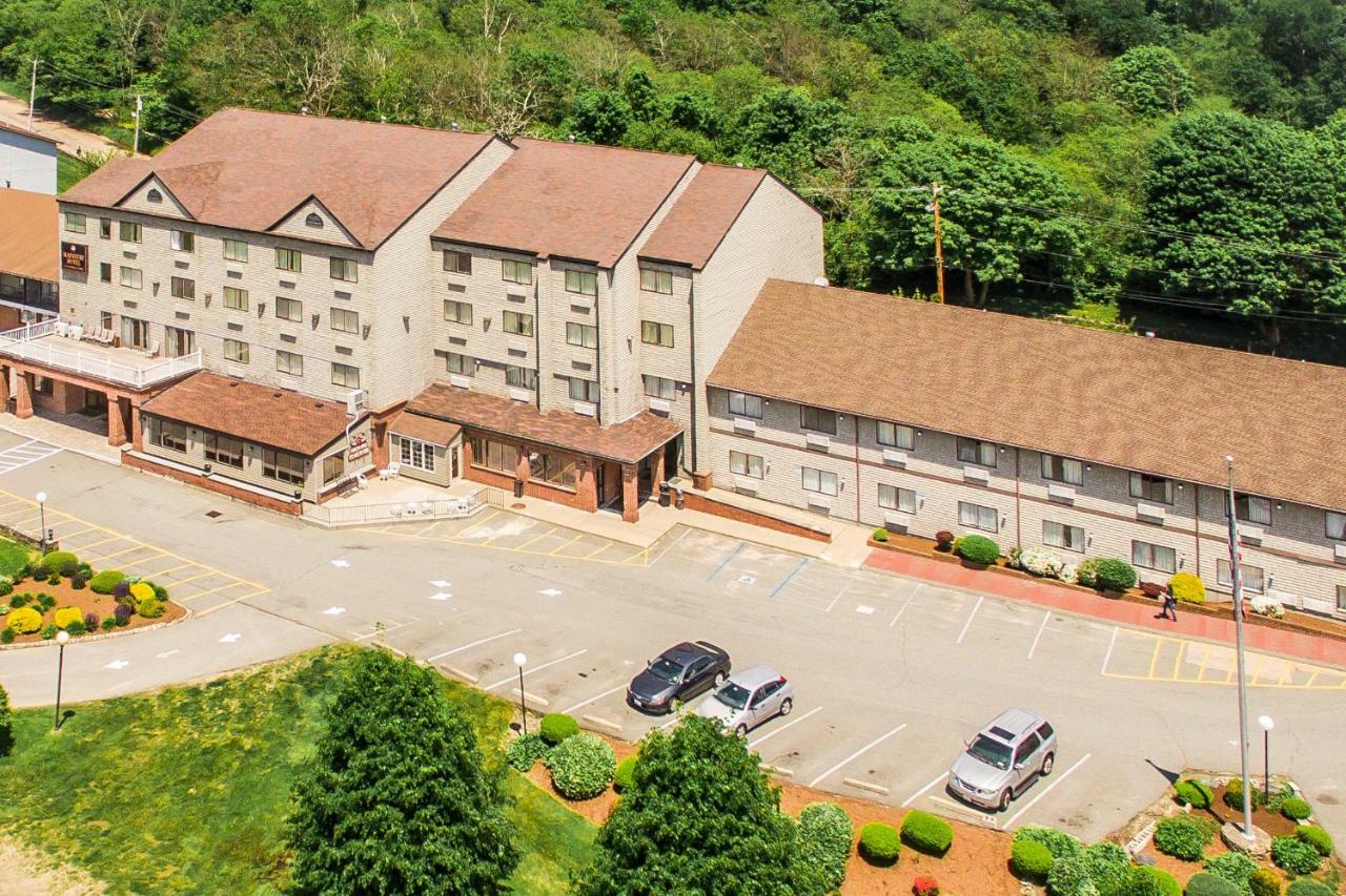 Mainstay Hotel And Conference Center Newport Exterior photo