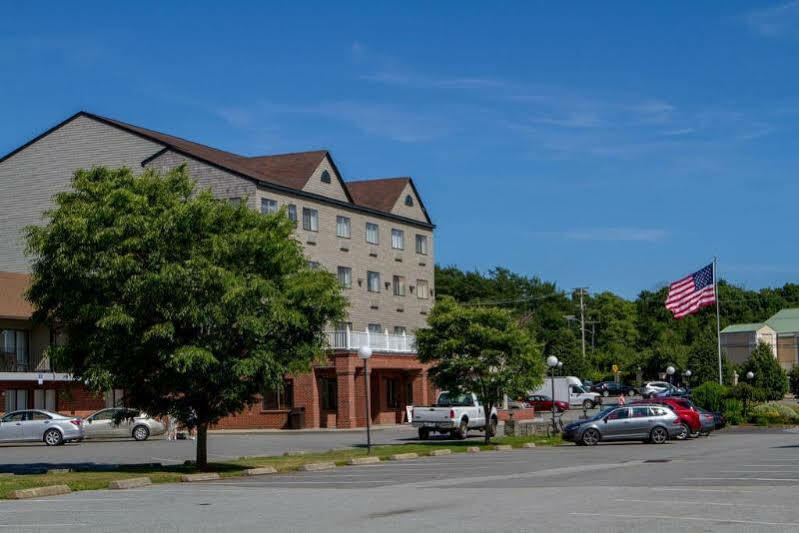 Mainstay Hotel And Conference Center Newport Exterior photo